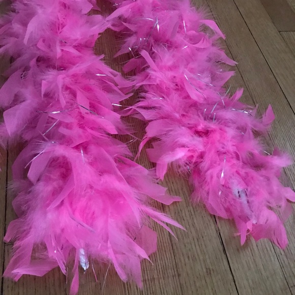6.5 ft long pink silver tinsel feather boa costume - Picture 5 of 8
